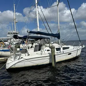 2002 Hunter 326 Cruiser