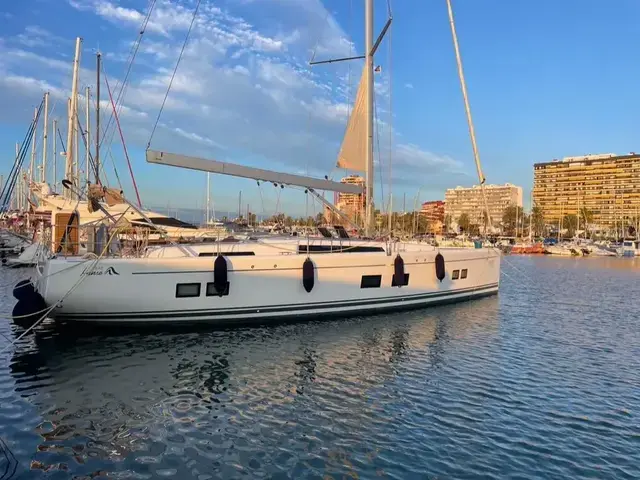 Hanse 548