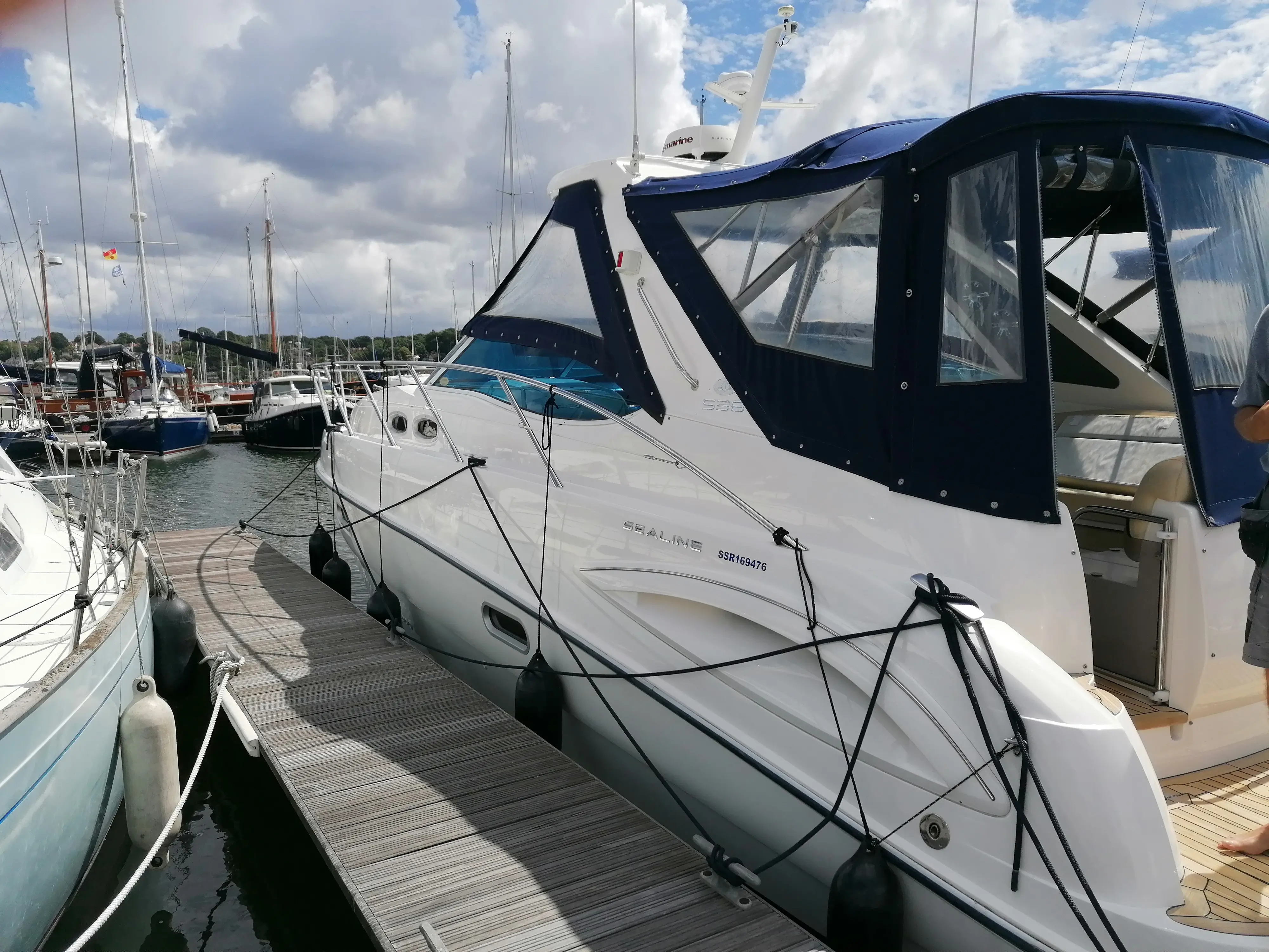 2003 Sealine s38