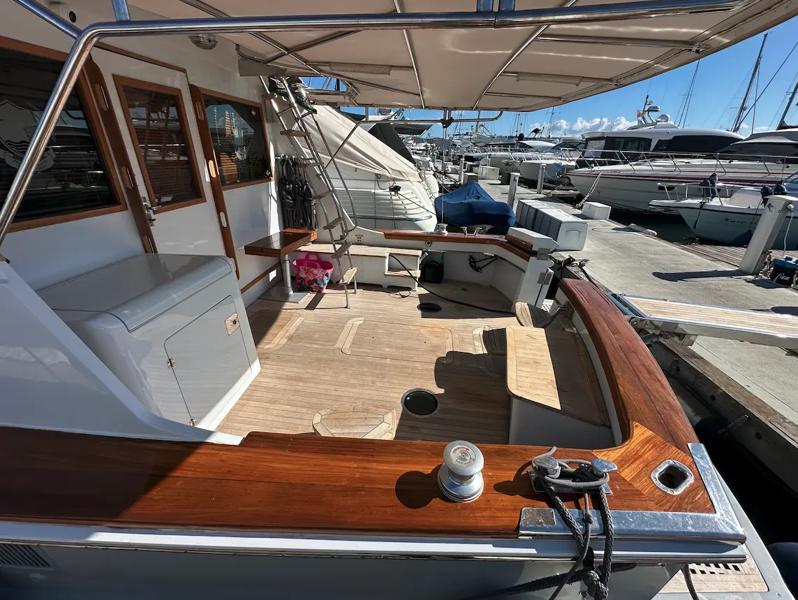 1979 Hatteras 46