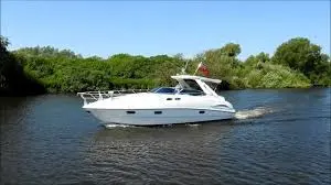 2004 Sealine s38