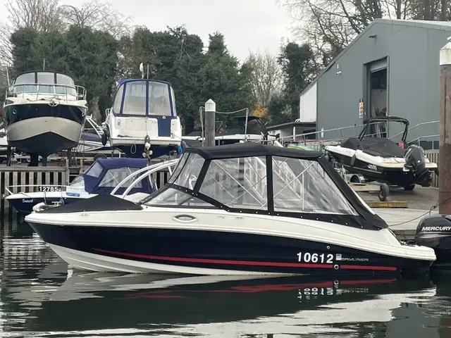 Bayliner Vr6