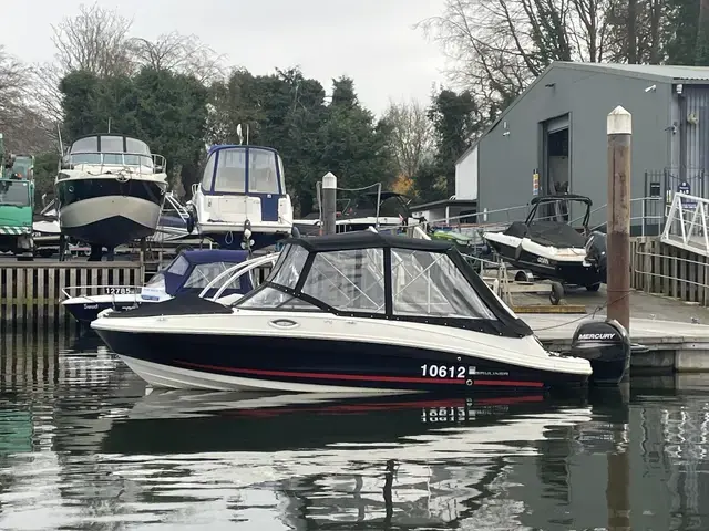 Bayliner Vr6