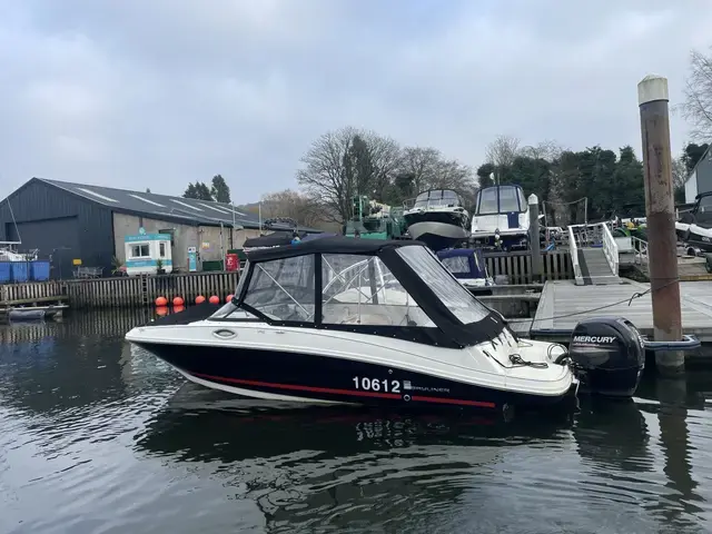 Bayliner Vr6