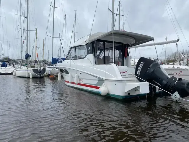 Beneteau Antares 880