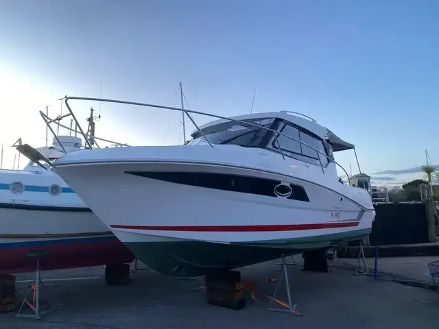 Beneteau Antares 880