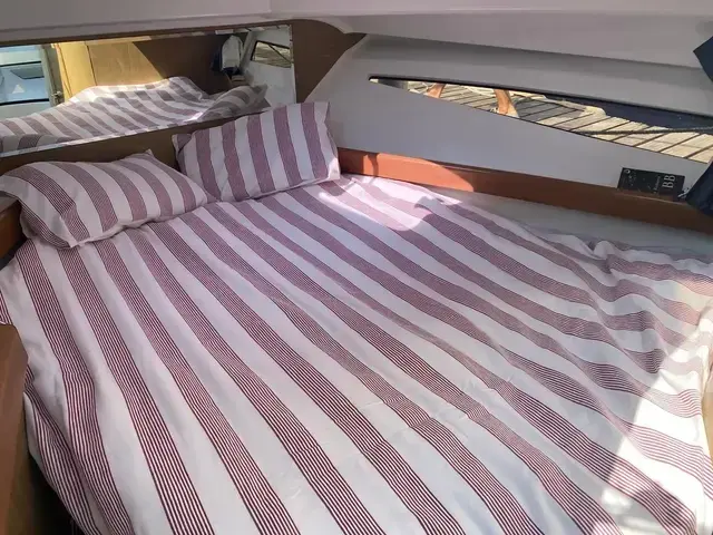 Beneteau Antares 880