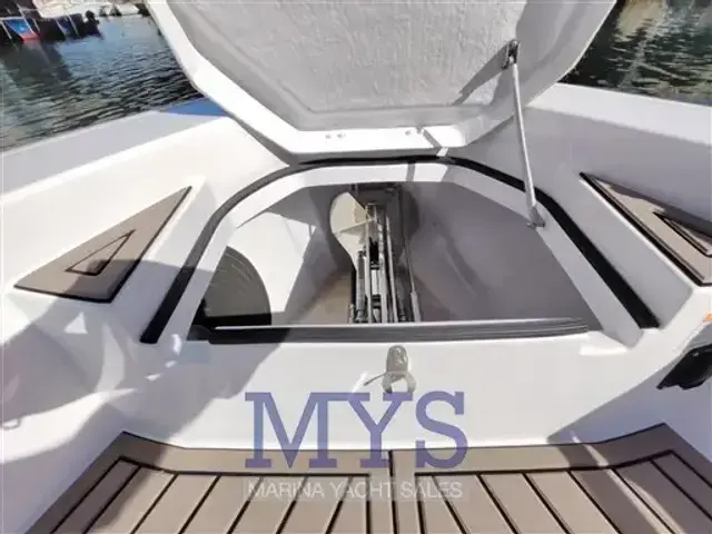 Virtue Yachts V10 Top