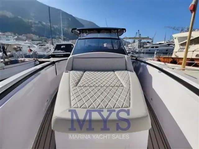 Virtue Yachts V10 Top