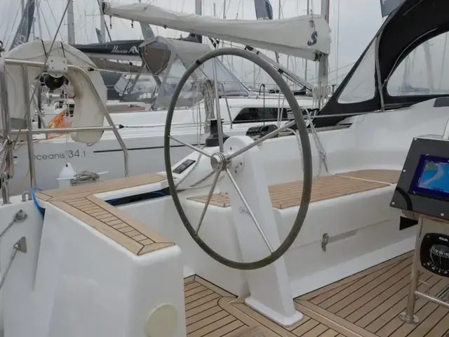 Hanse 348