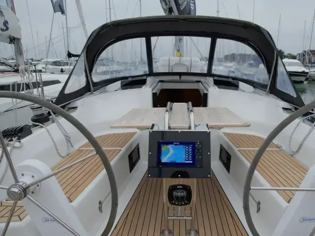 Hanse 348