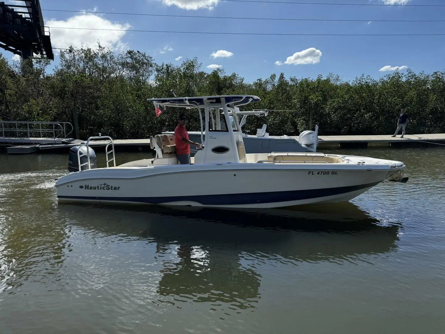 2019 Nauticstar 251 hybrid