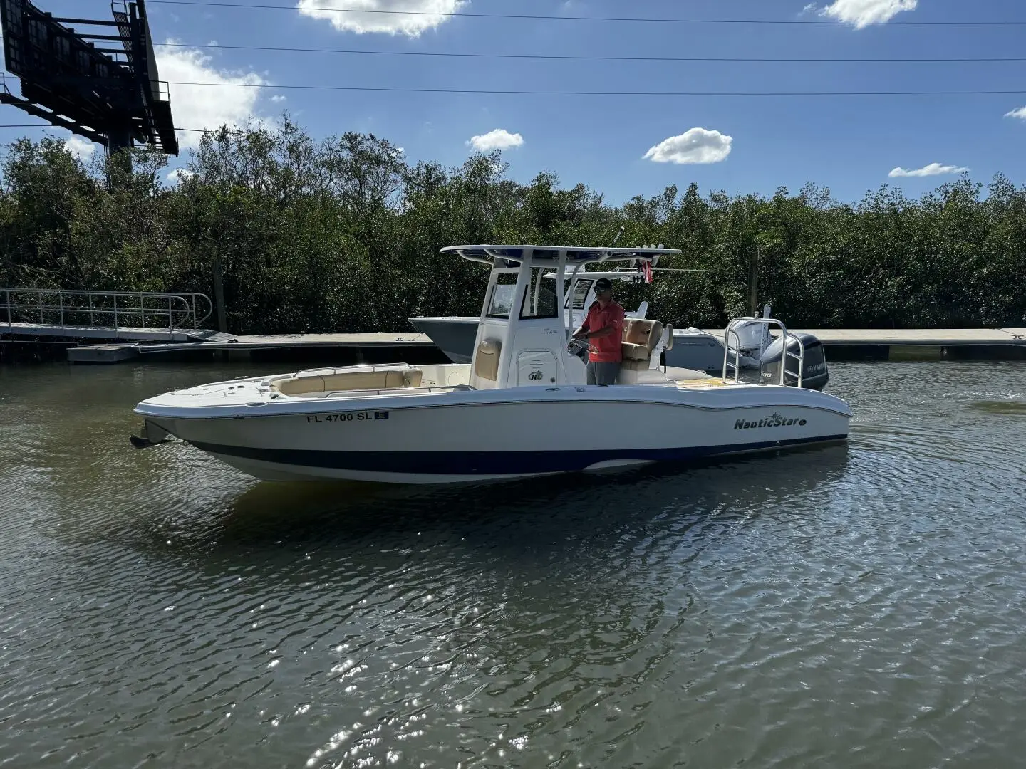 2019 Nauticstar 251 hybrid