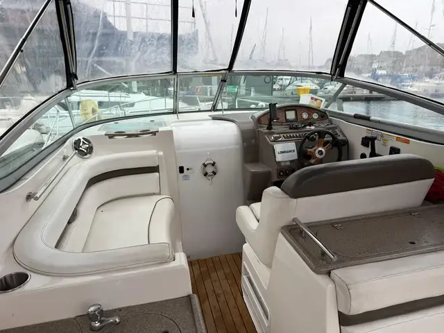 Rinker 280 Express Cruiser