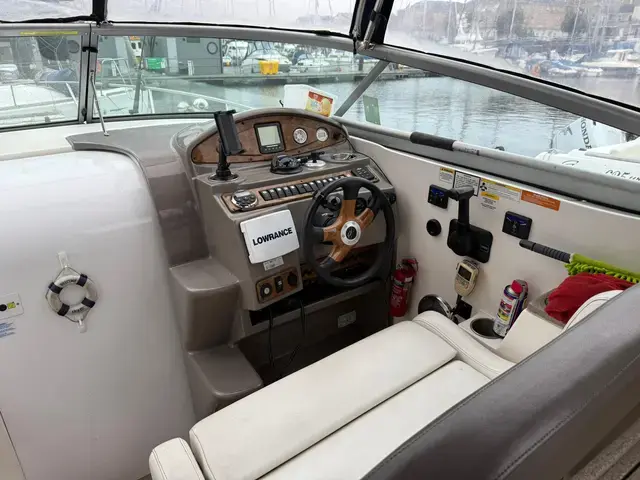 Rinker 280 Express Cruiser