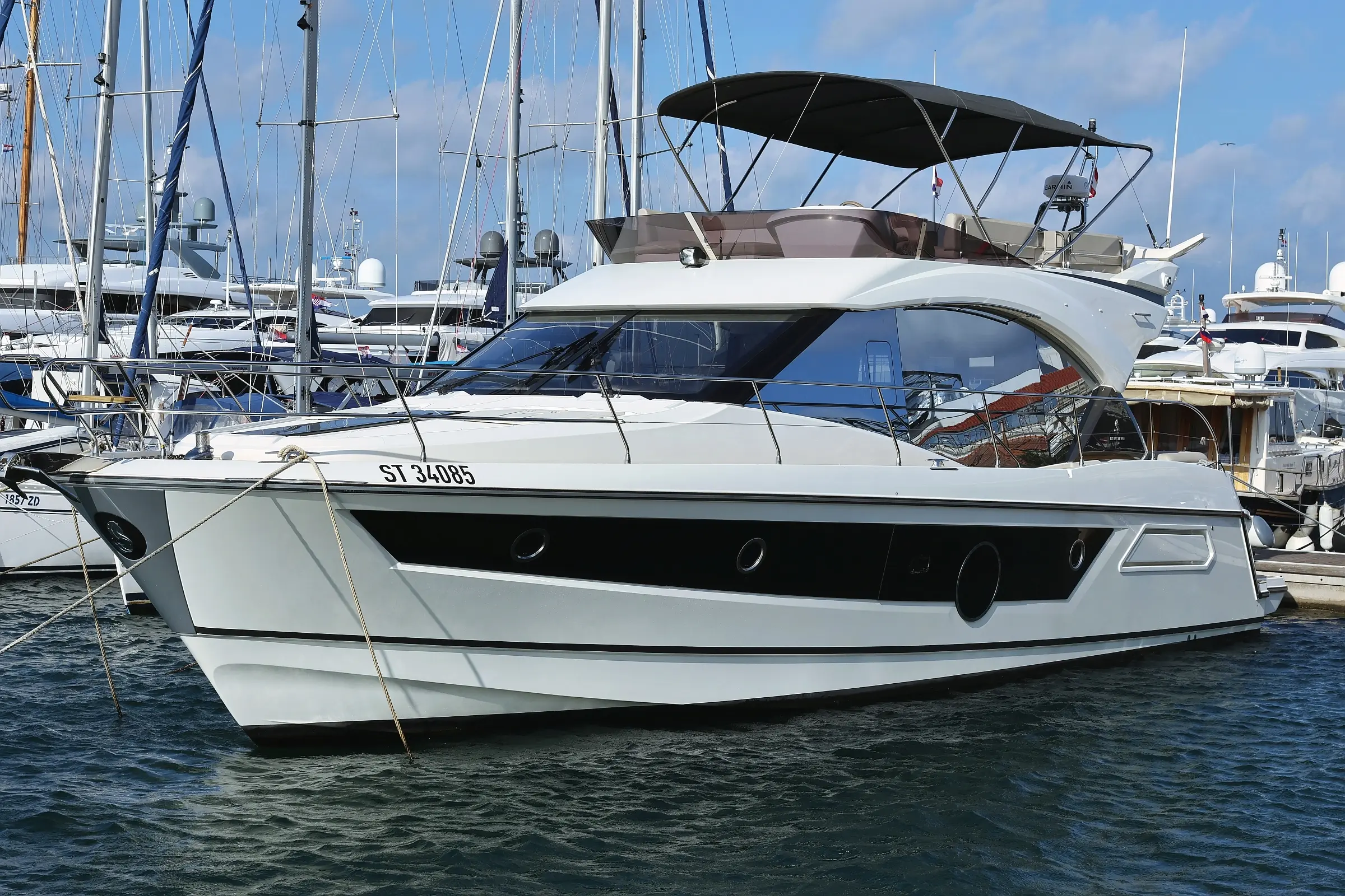 2022 Beneteau 53