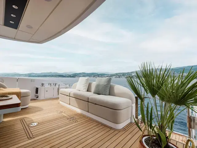 Azimut Fly 62