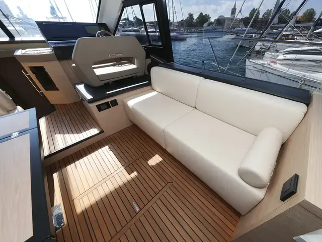 Beneteau 53