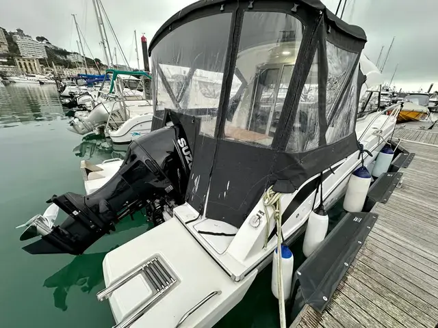 Beneteau Antares 8