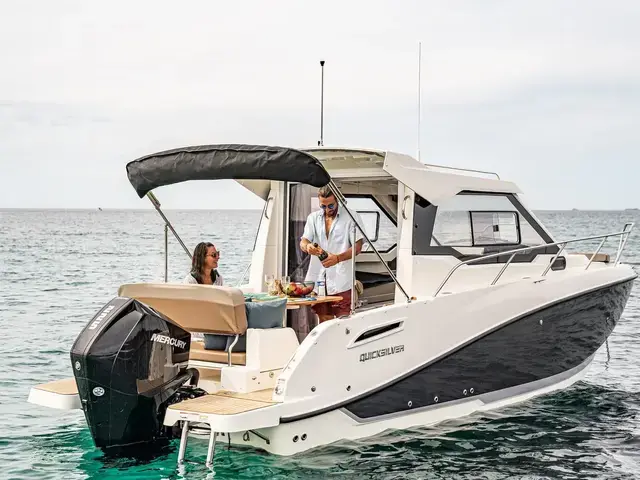 Quicksilver Activ 705 Weekend Cruiser Boat