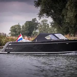 2024 Maxima 720 Retro Day Cruiser Boat