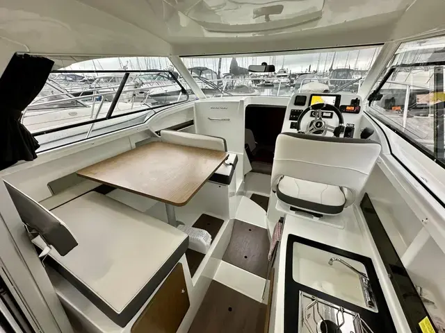 Beneteau Antares 8