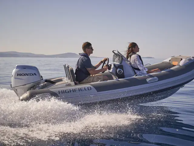 Highfield 420 Sport RIB Boat