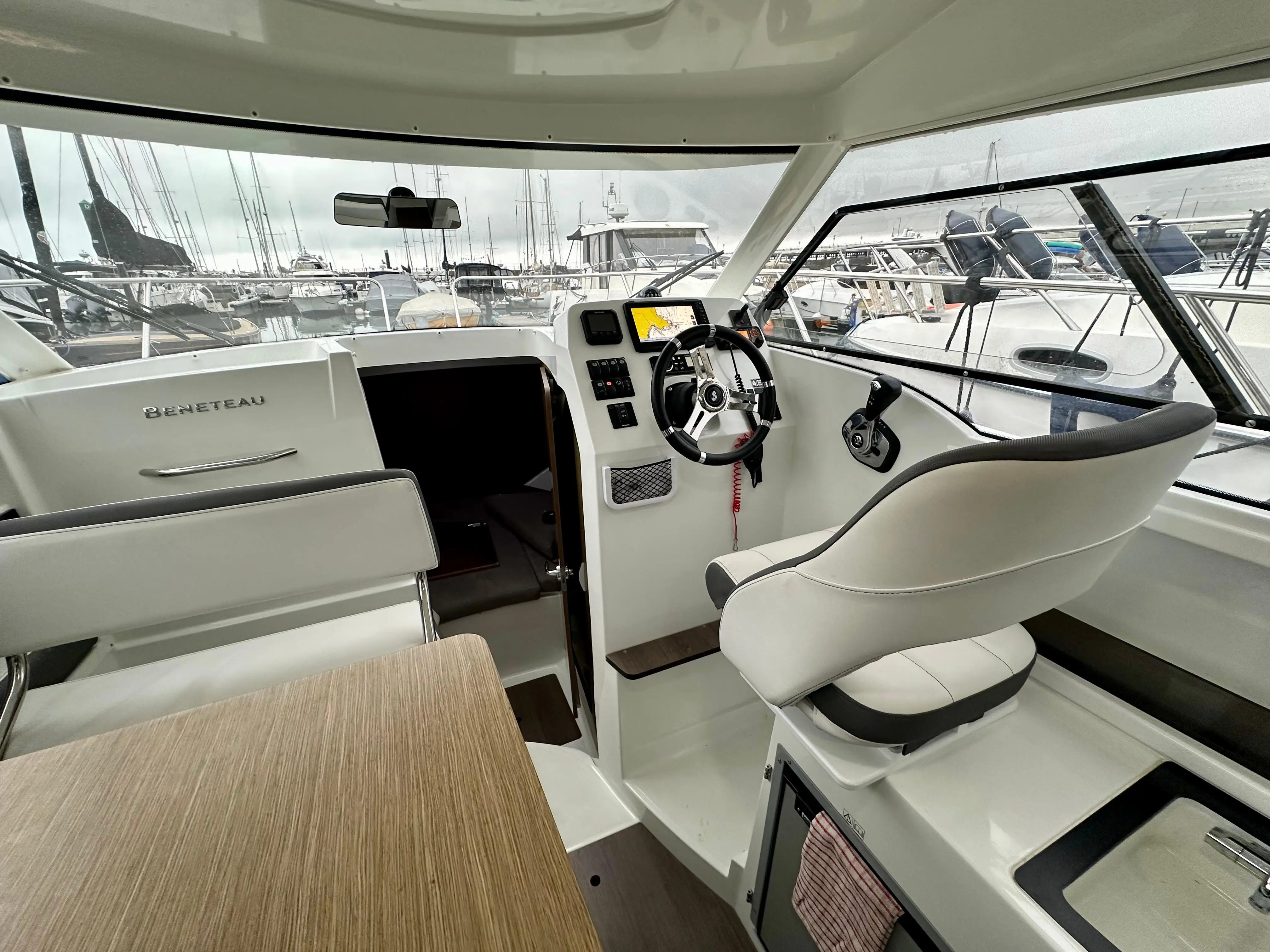 2019 Beneteau antares 8