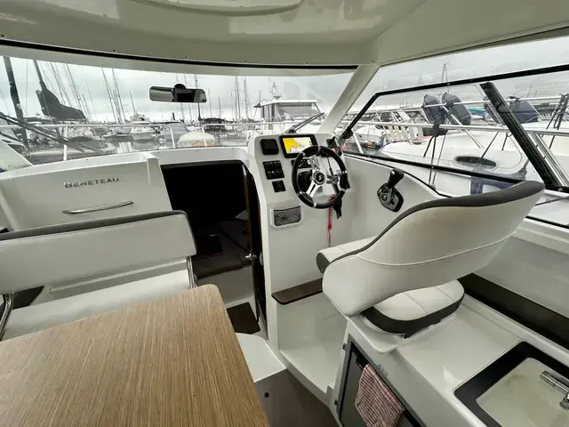 Beneteau Antares 8