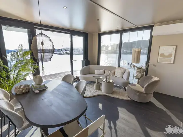 SL Houseboat Marina Den Oever Inclusief Ligplaats