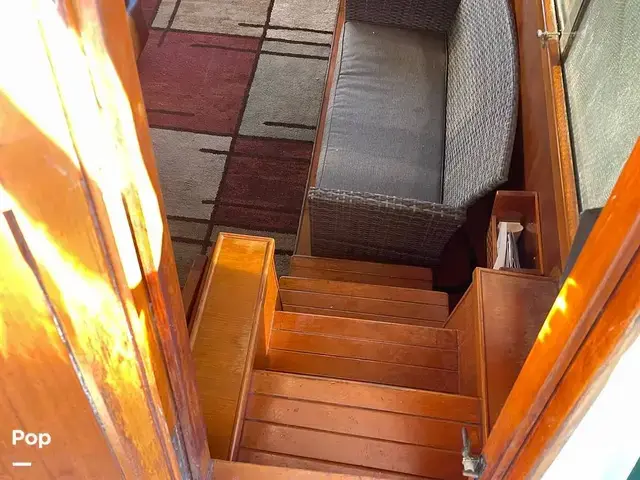 Trader 43 Double Cabin