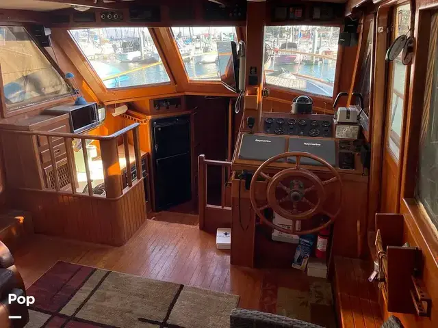 Trader 43 Double Cabin