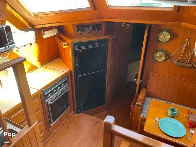 Trader 43 Double Cabin