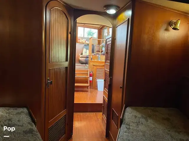 Trader 43 Double Cabin