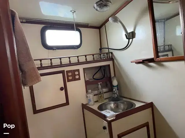 Trader 43 Double Cabin