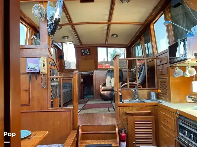 Trader 43 Double Cabin