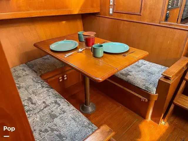 Trader 43 Double Cabin