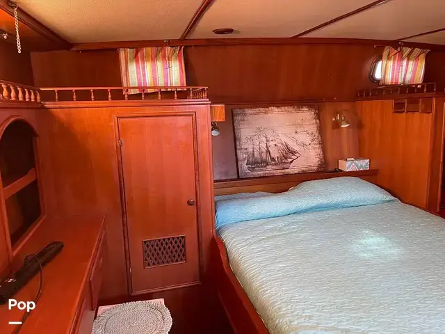 Trader 43 Double Cabin