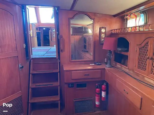 Trader 43 Double Cabin