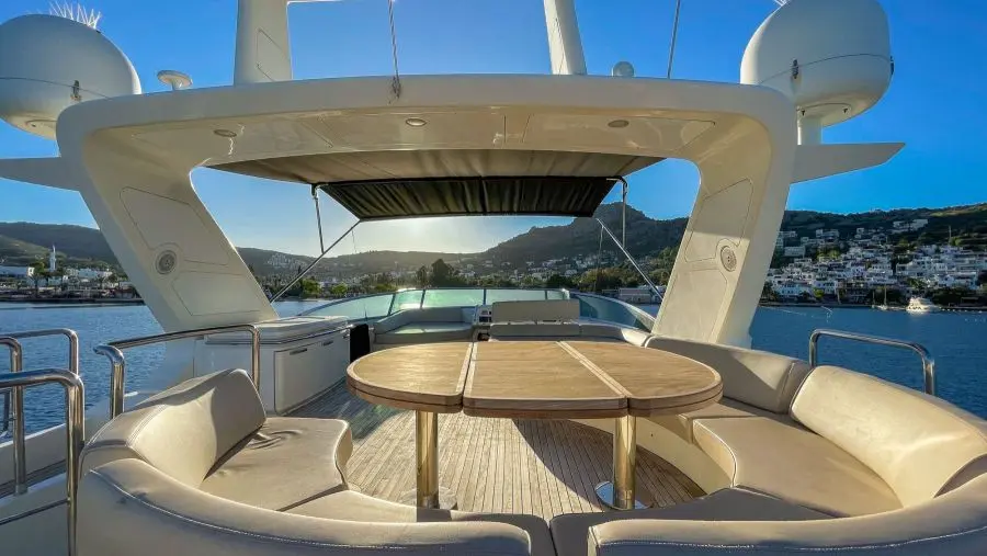 2009 Azimut 75 flybridge