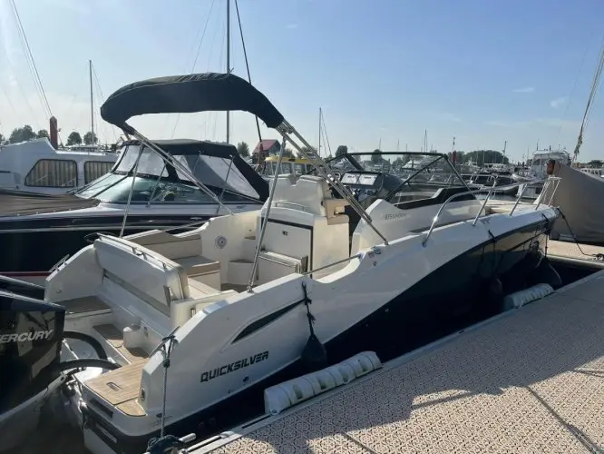 2019 Quicksilver 875 sundeck