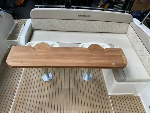 Quicksilver 875 Sundeck