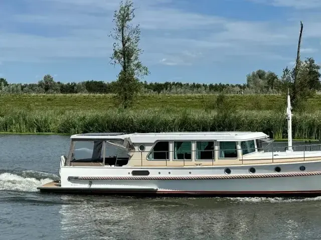 Motor Yacht Serious Yachts Gently Low Bridge 14.50 Sedan