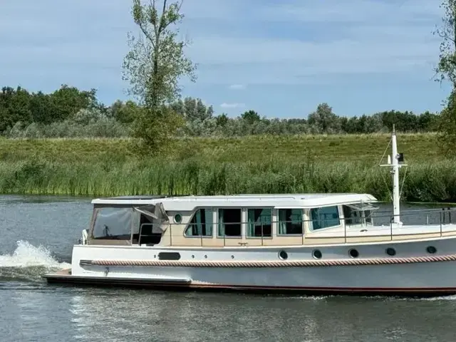 Motor Yacht Serious Yachts Gently Low Bridge 14.50 Sedan