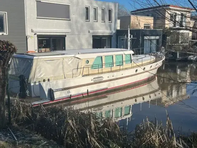 Motor Yacht Serious Yachts Gently Low Bridge 14.50 Sedan