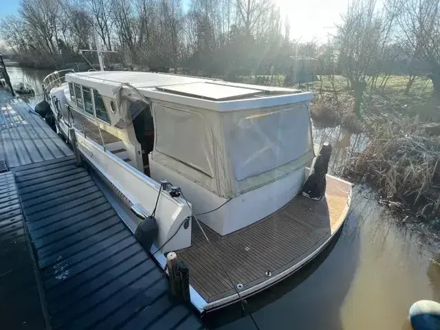 Motor Yacht Serious Yachts Gently Low Bridge 14.50 Sedan