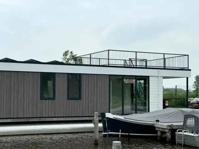 Houseboat 1500 Exclusive var