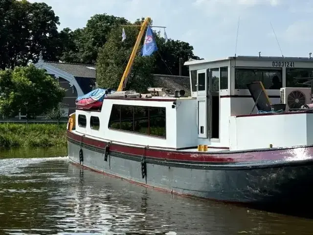 Motor Yacht Luxe Motor 27.70 VS Varend Woonschip