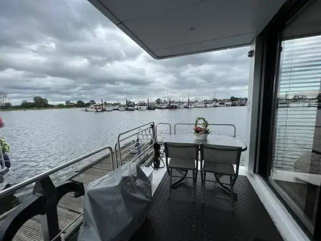 Houseboat My Dream 15.00