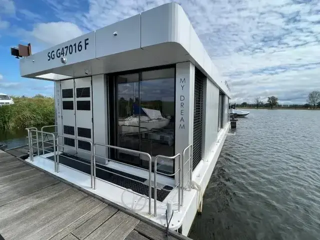 Houseboat My Dream 15.00